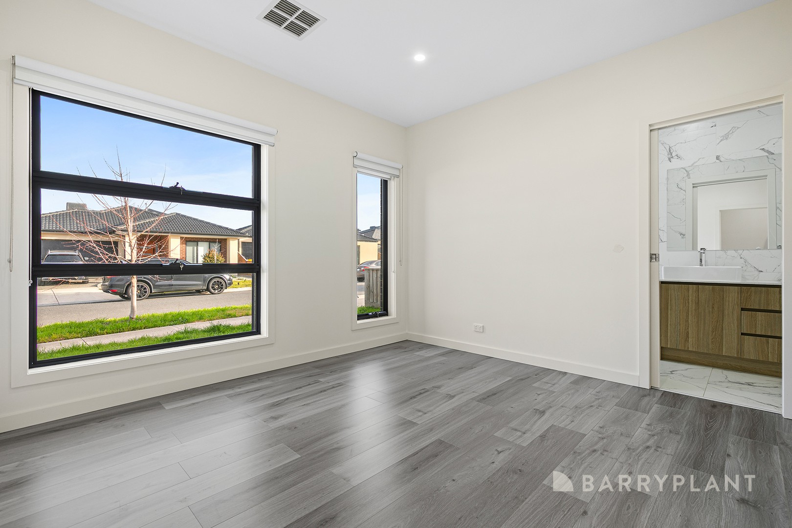24 Lemongrass Drive, Mickleham, VIC 3064, Mickleham - Thumbnail 4