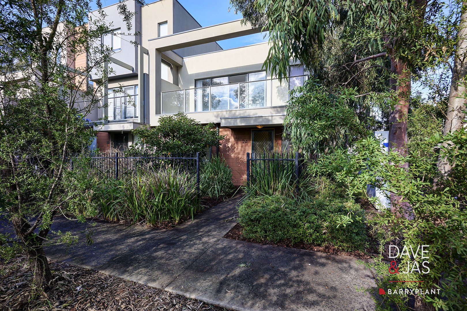 24 Lithgow Way, Mooroolbark, VIC 3138 - Thumbnail 2 - 11/06/2026