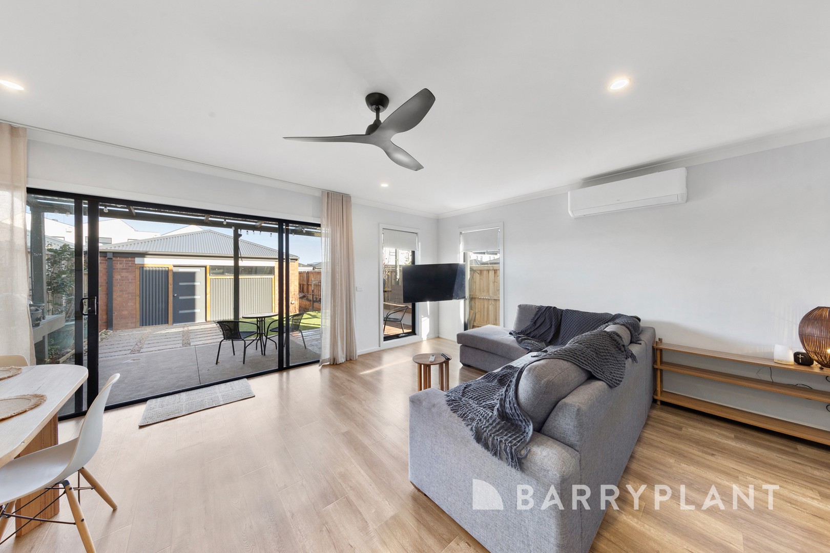 24 Lombardy Walk, Deanside, VIC 3336, Deanside - Thumbnail 4