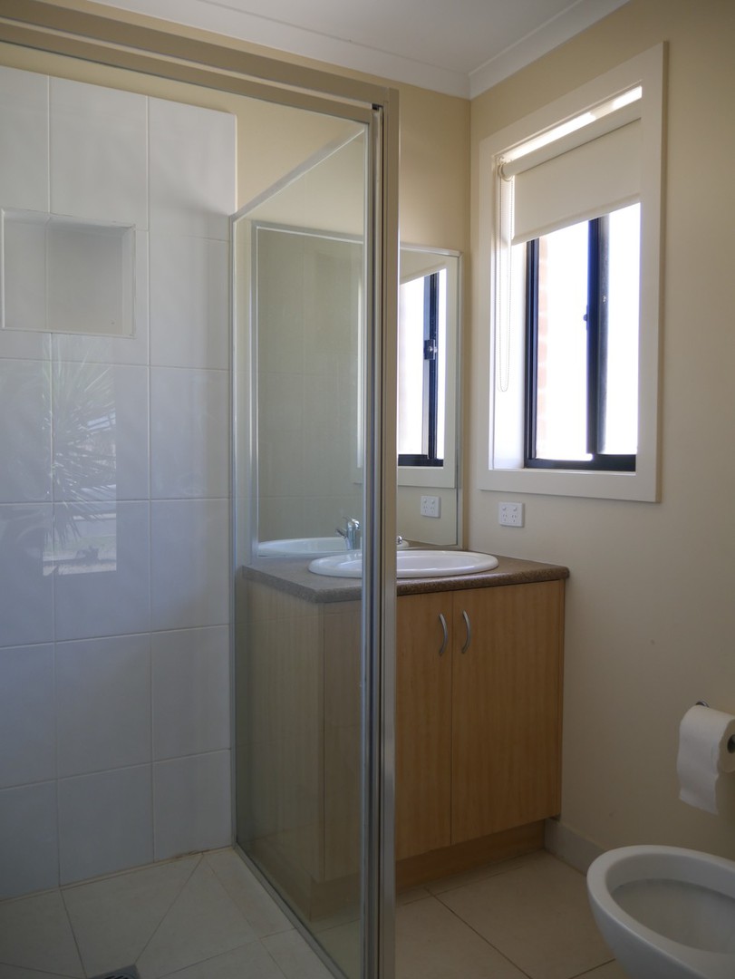 24 Marlo Drive, Melton West, VIC 3337, Melton West - Thumbnail 3