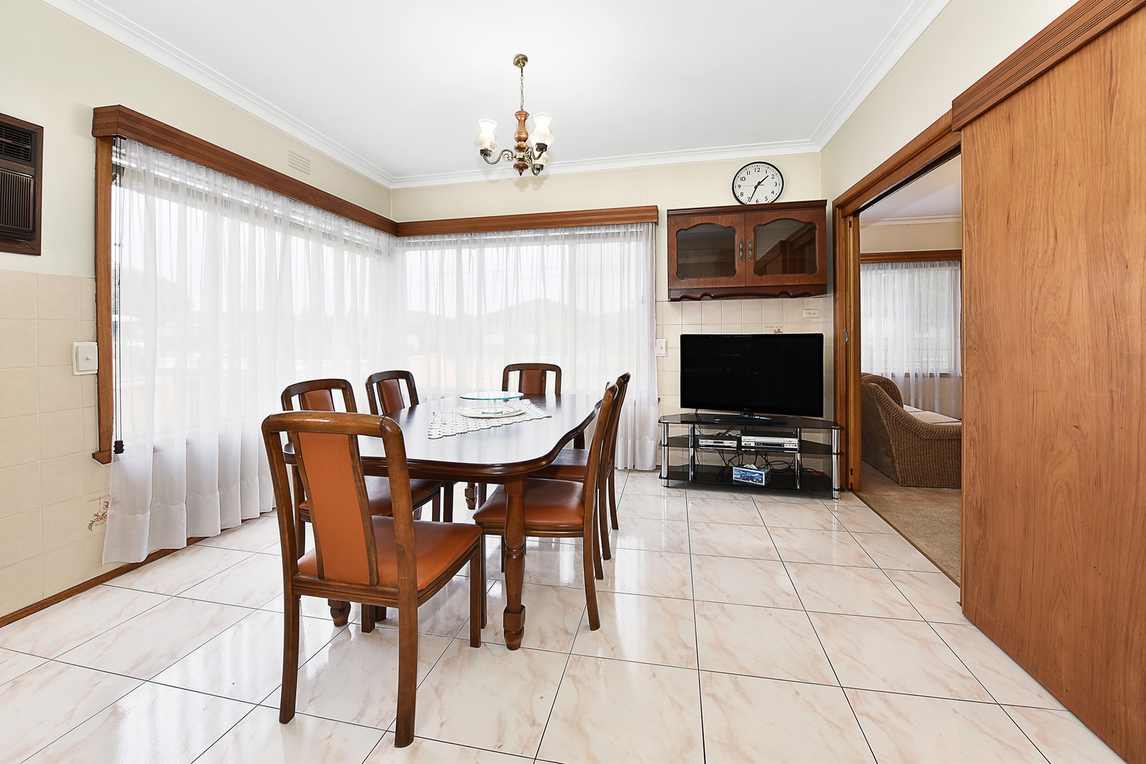 24 Massey Avenue, Reservoir, VIC 3073, Reservoir - Thumbnail 4