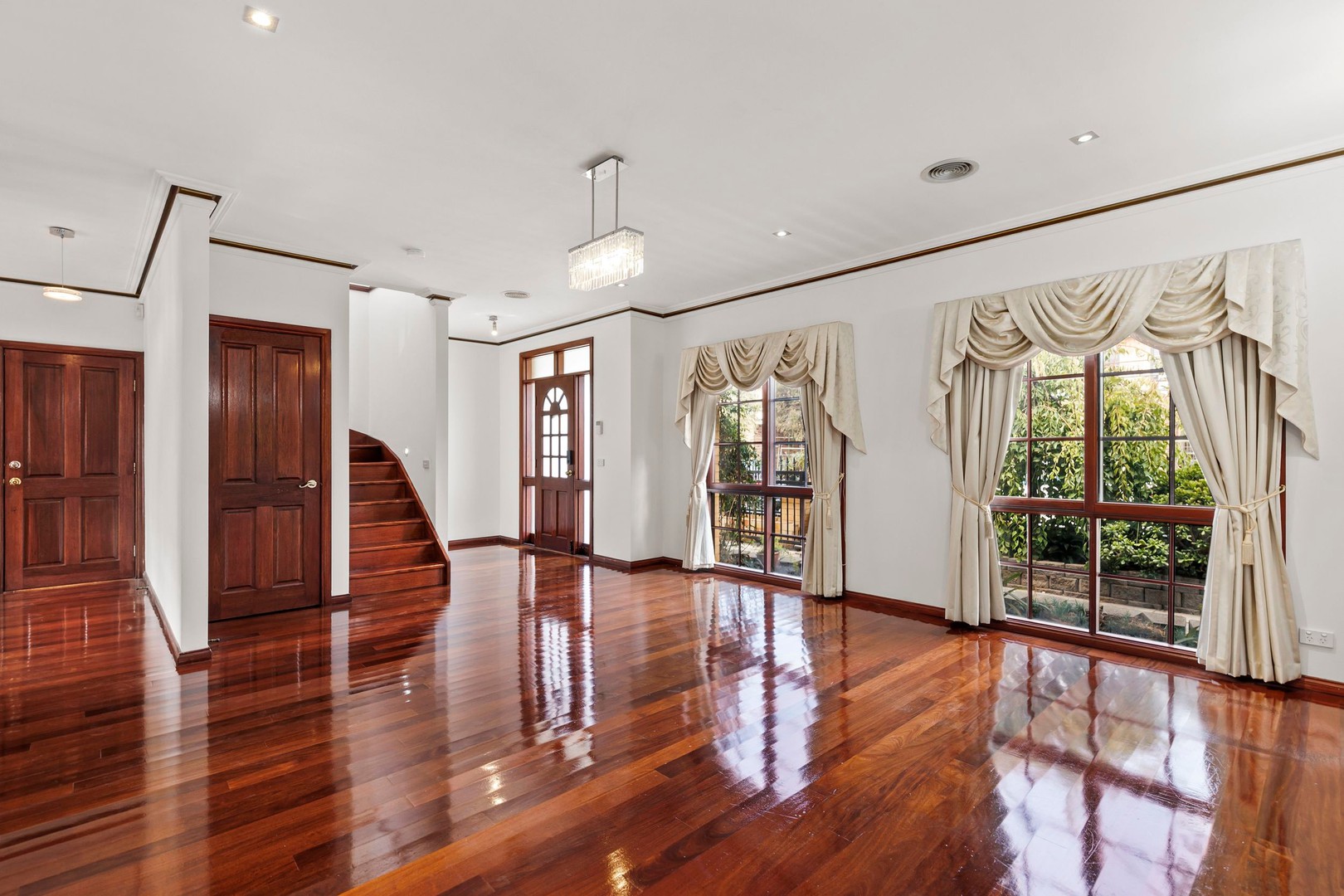 24 Mckenna Street, Avondale Heights, VIC 3034 - Thumbnail 2 - 11/04/2025