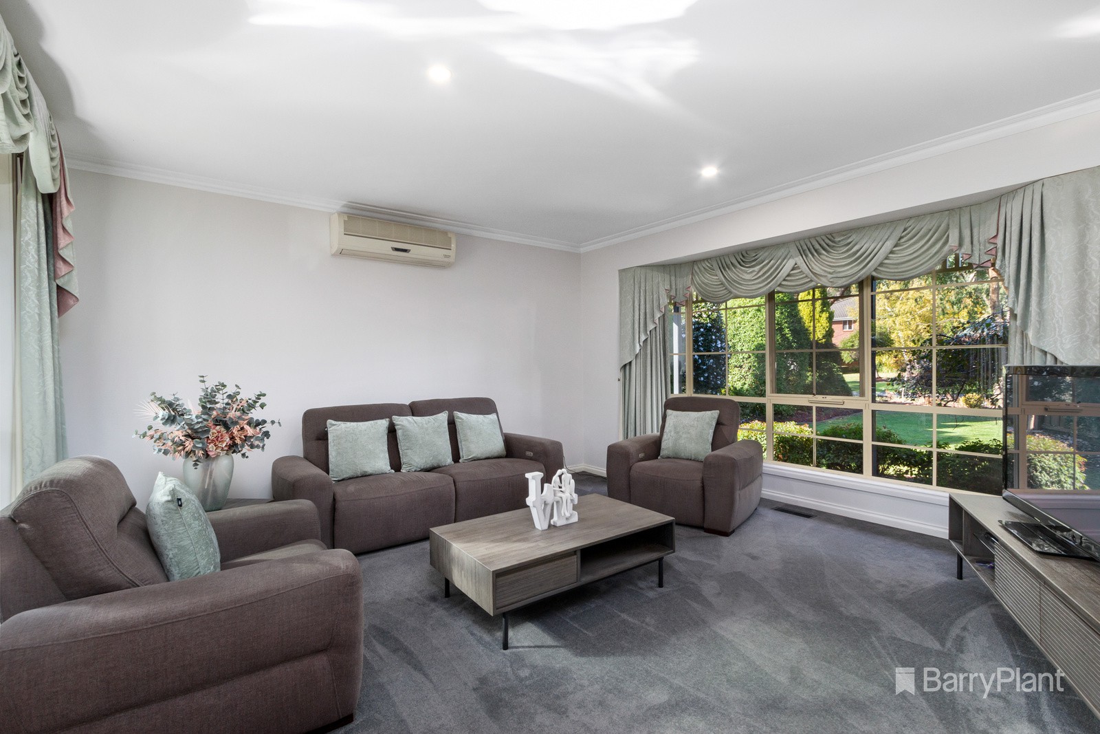 24 Memory Court, Kilsyth South, VIC 3137, Kilsyth South - Thumbnail 2