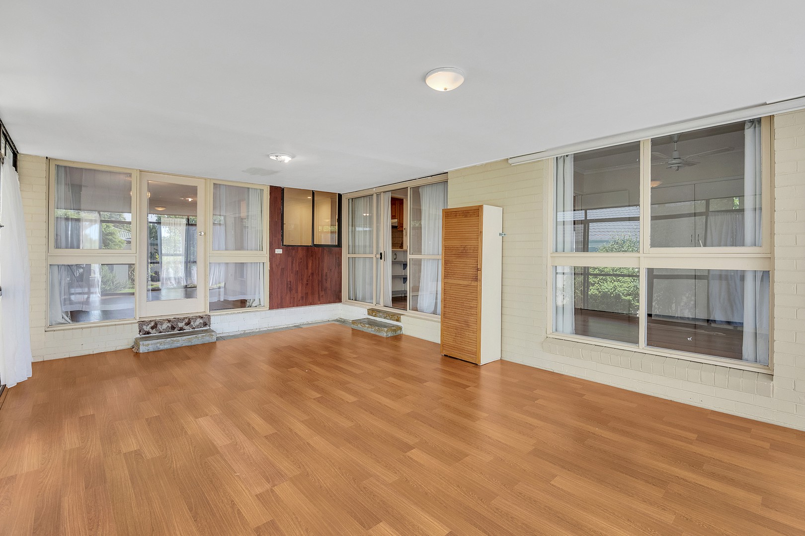 24 Metropolitan Avenue, Craigieburn, VIC 3064 - Thumbnail 2 - 02/03/2026