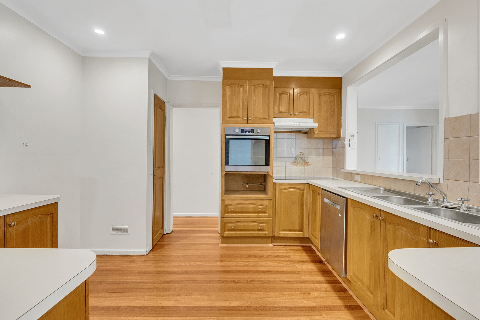 24 Metropolitan Avenue, Craigieburn, VIC 3064, Craigieburn - Thumbnail 4