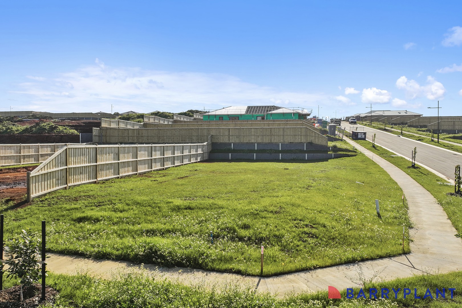 24 Newton Avenue, Warragul, VIC 3820, Warragul - Thumbnail 2