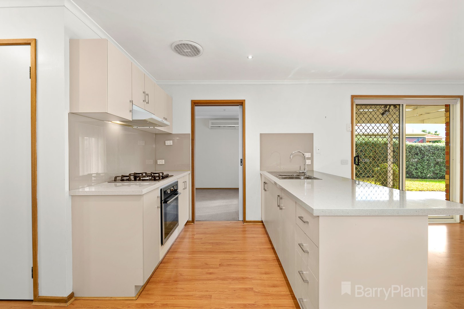 24 Norfolk Drive, Narre Warren, VIC 3805, Narre Warren - Thumbnail 4
