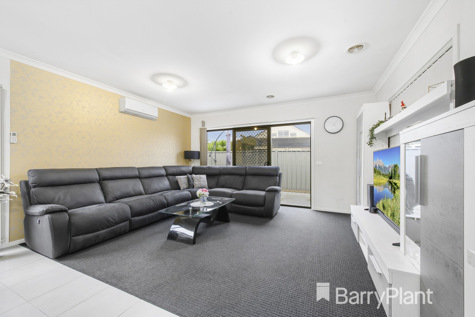 24 Parkleigh Drive, Kurunjang, VIC 3337, Kurunjang - Thumbnail 8