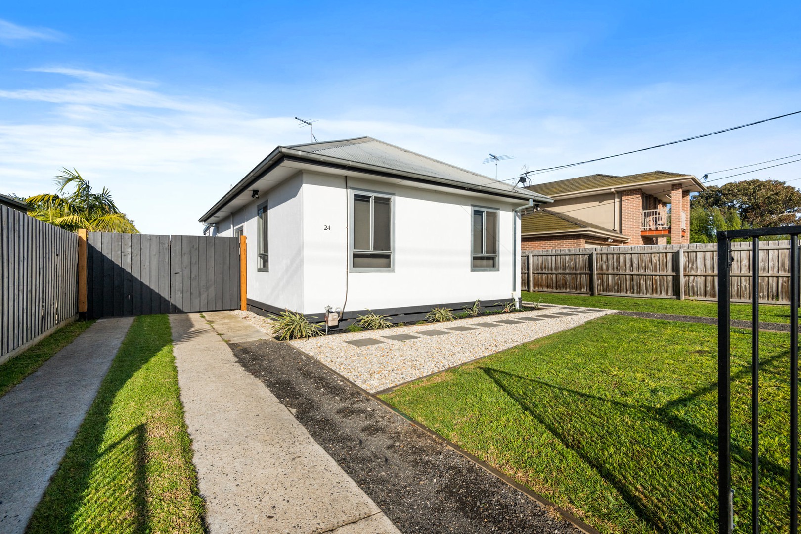 24 Pettitt Crescent, Norlane, VIC 3214, Norlane - Thumbnail 2