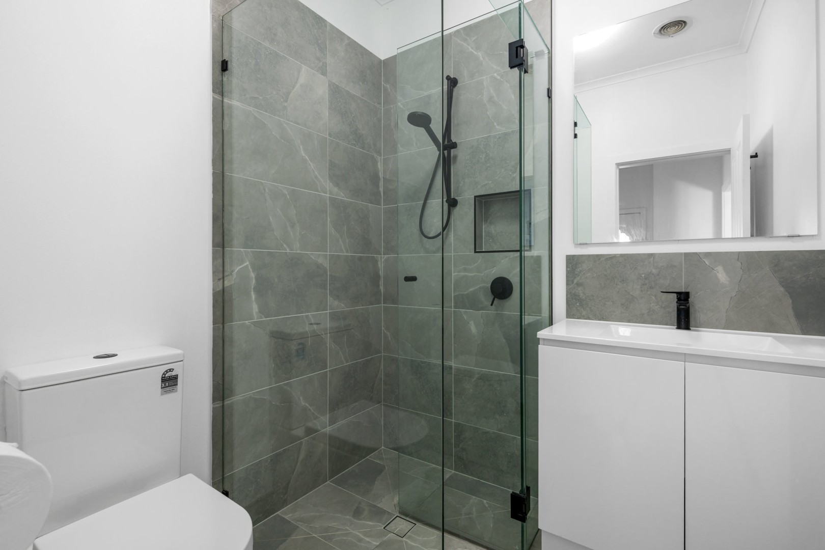 24 Pettitt Crescent, Norlane, VIC 3214, Norlane - Thumbnail 8