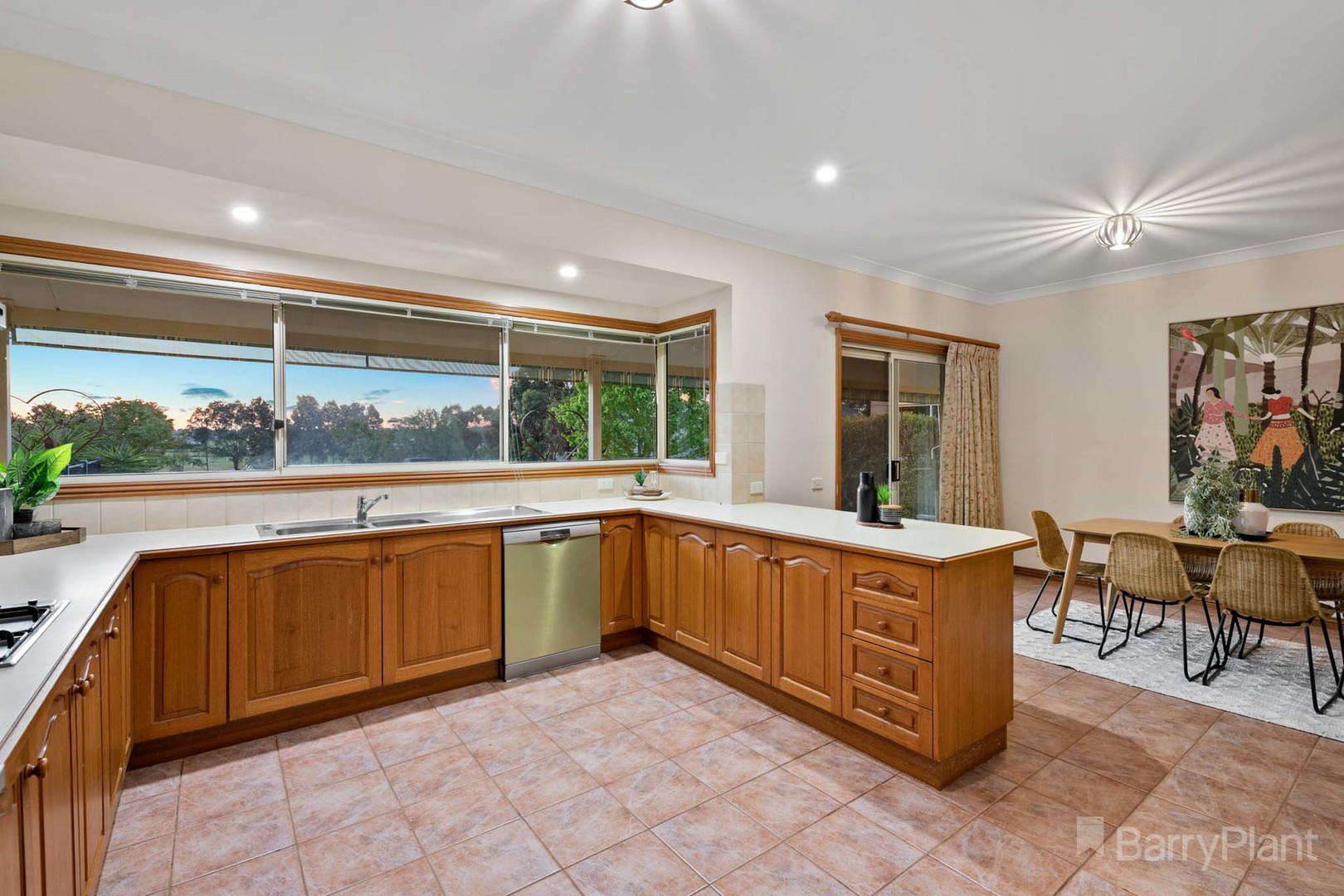 24 Pinehill Drive, Pakenham, VIC 3810, Pakenham - Thumbnail 8