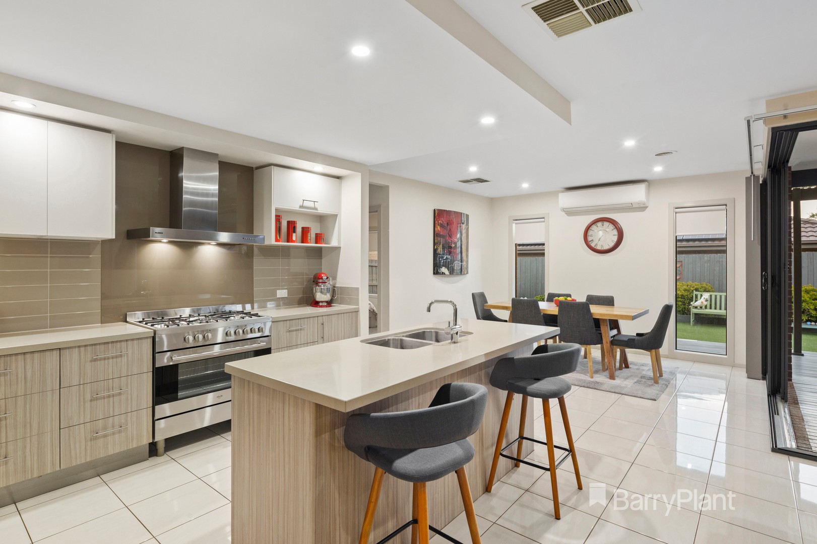 24 Preserve Circuit, Doreen, VIC 3754 - Thumbnail 2 - 02/03/2022