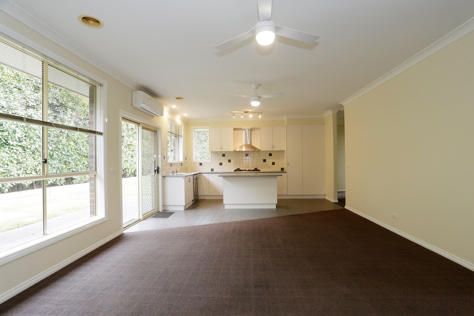 24 Redhill Avenue, Burwood East, VIC 3151 - Thumbnail 2 - 03/11/2021