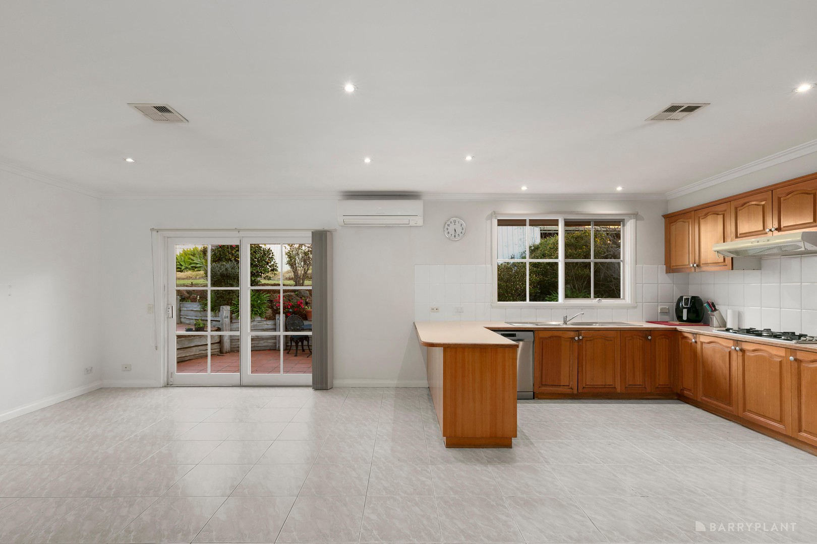 24 Robinson Grove, Bulleen, VIC 3105, Bulleen - Thumbnail 2