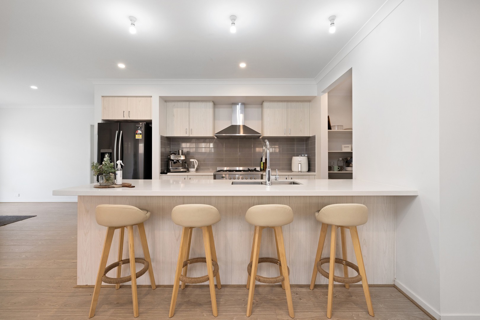 24 Roy Street, Thornhill Park, VIC 3335, Thornhill Park - Thumbnail 3