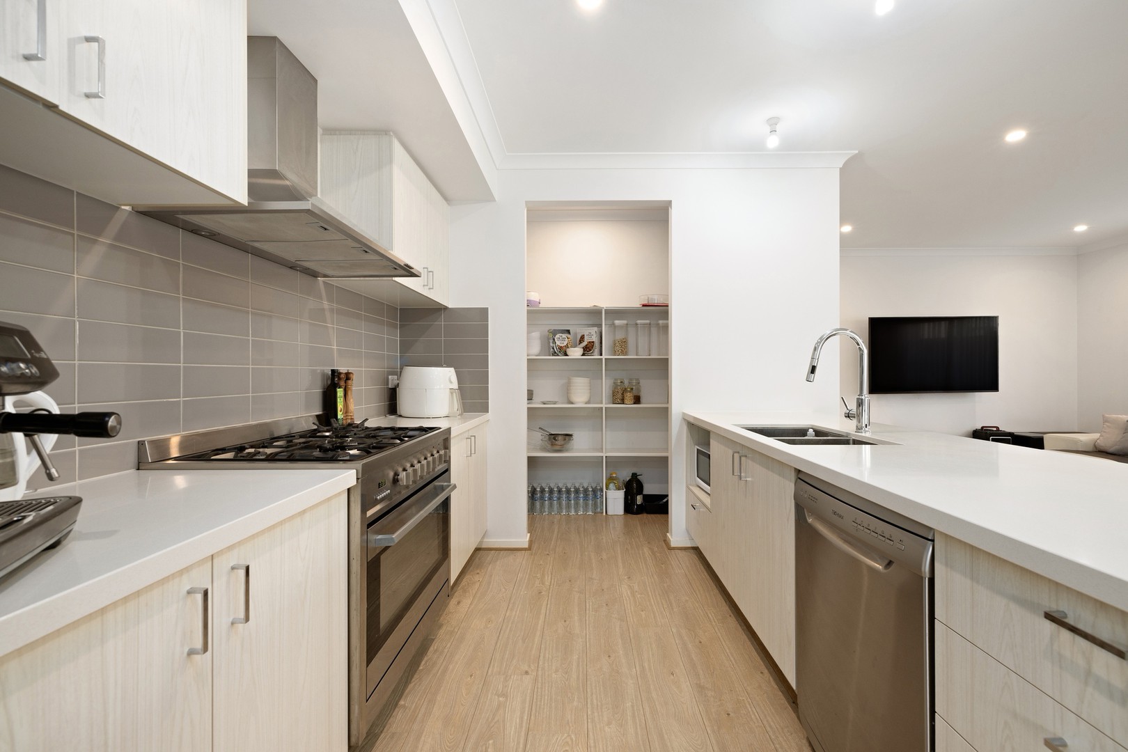 24 Roy Street, Thornhill Park, VIC 3335, Thornhill Park - Thumbnail 5