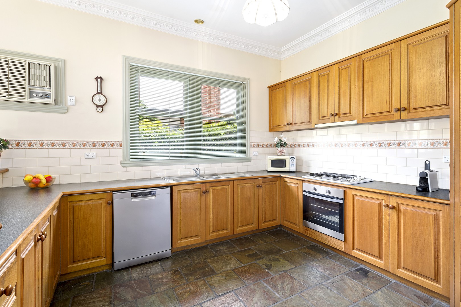 24 Royal Avenue, Essendon North, VIC 3041, Essendon North - Thumbnail 4
