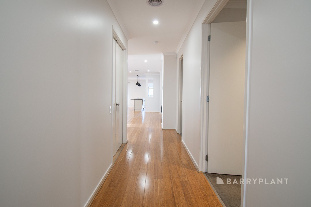24 Saffron Avenue, Officer, VIC 3809, Officer - Thumbnail 7