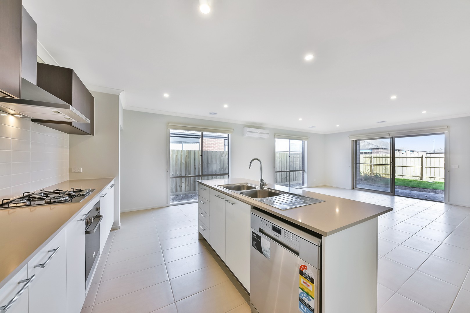 24 Sanderling Avenue, Armstrong Creek, VIC 3217, Armstrong Creek - Thumbnail 2
