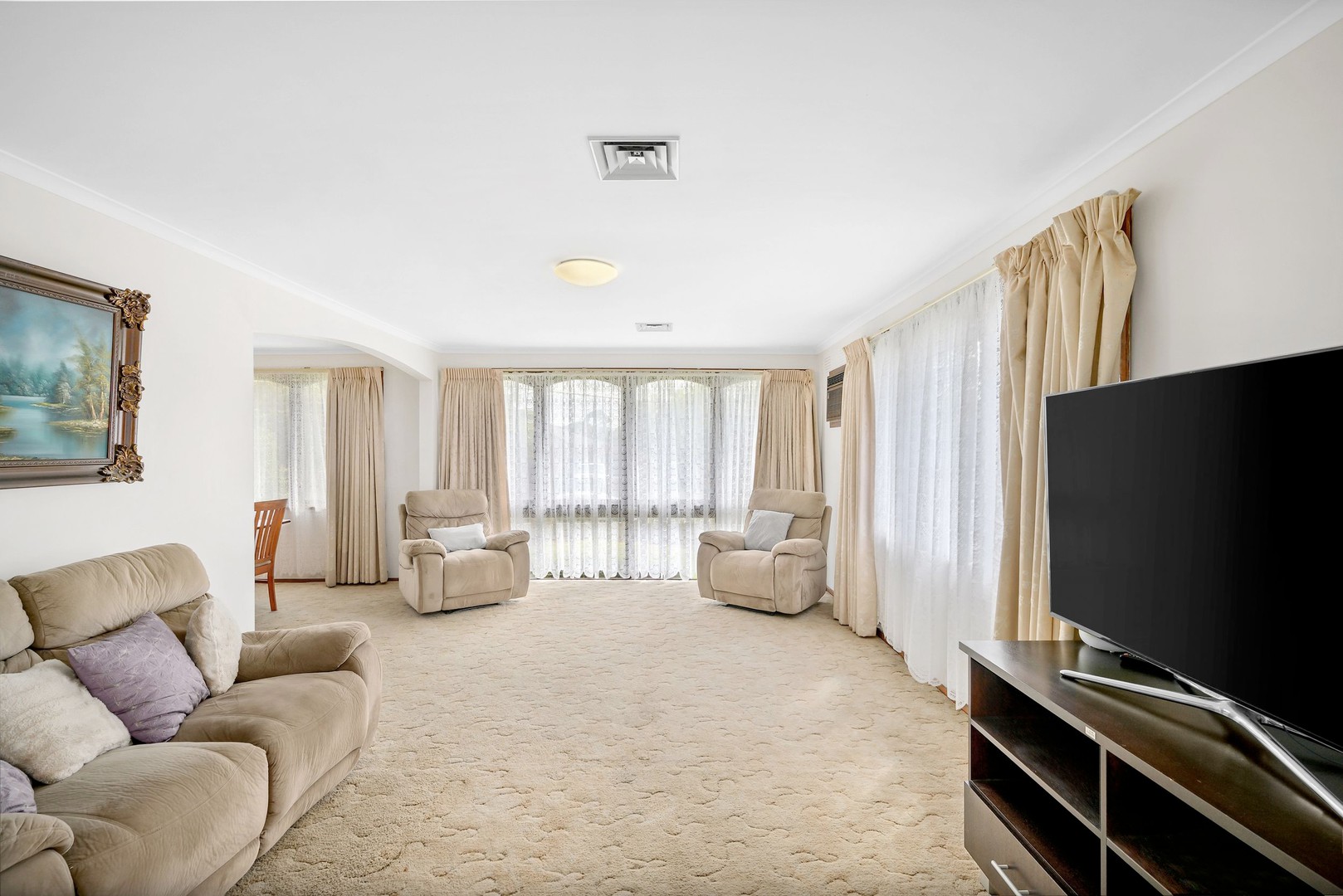 24 Snaefell Crescent, Gladstone Park, VIC 3043, Gladstone Park - Thumbnail 2