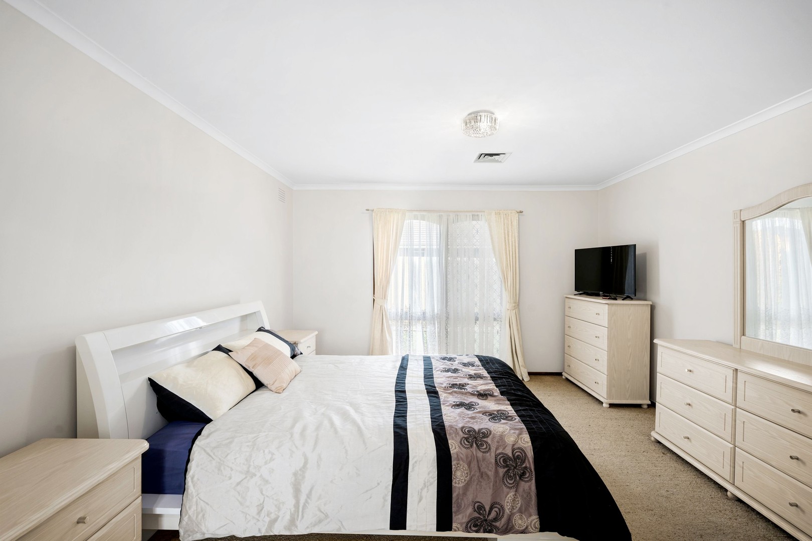 24 Snaefell Crescent, Gladstone Park, VIC 3043, Gladstone Park - Thumbnail 6