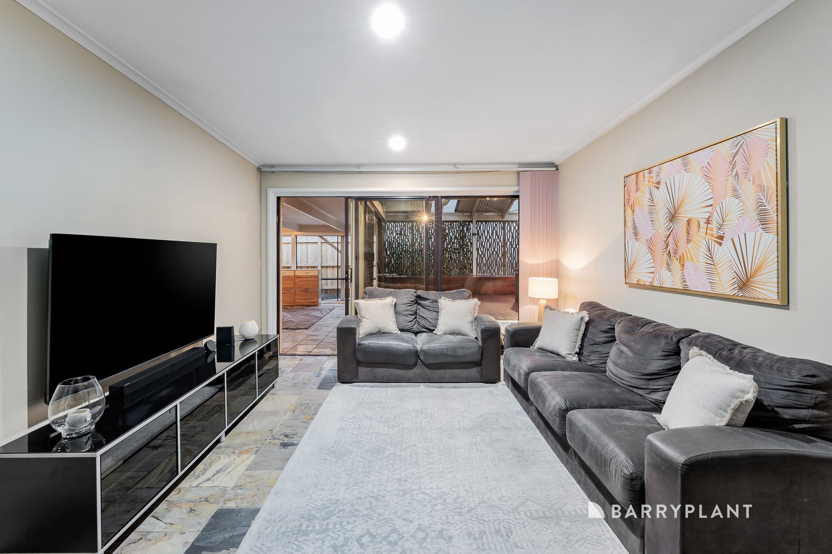 24 Strickland Avenue, Mill Park, VIC 3082, Mill Park - Thumbnail 5