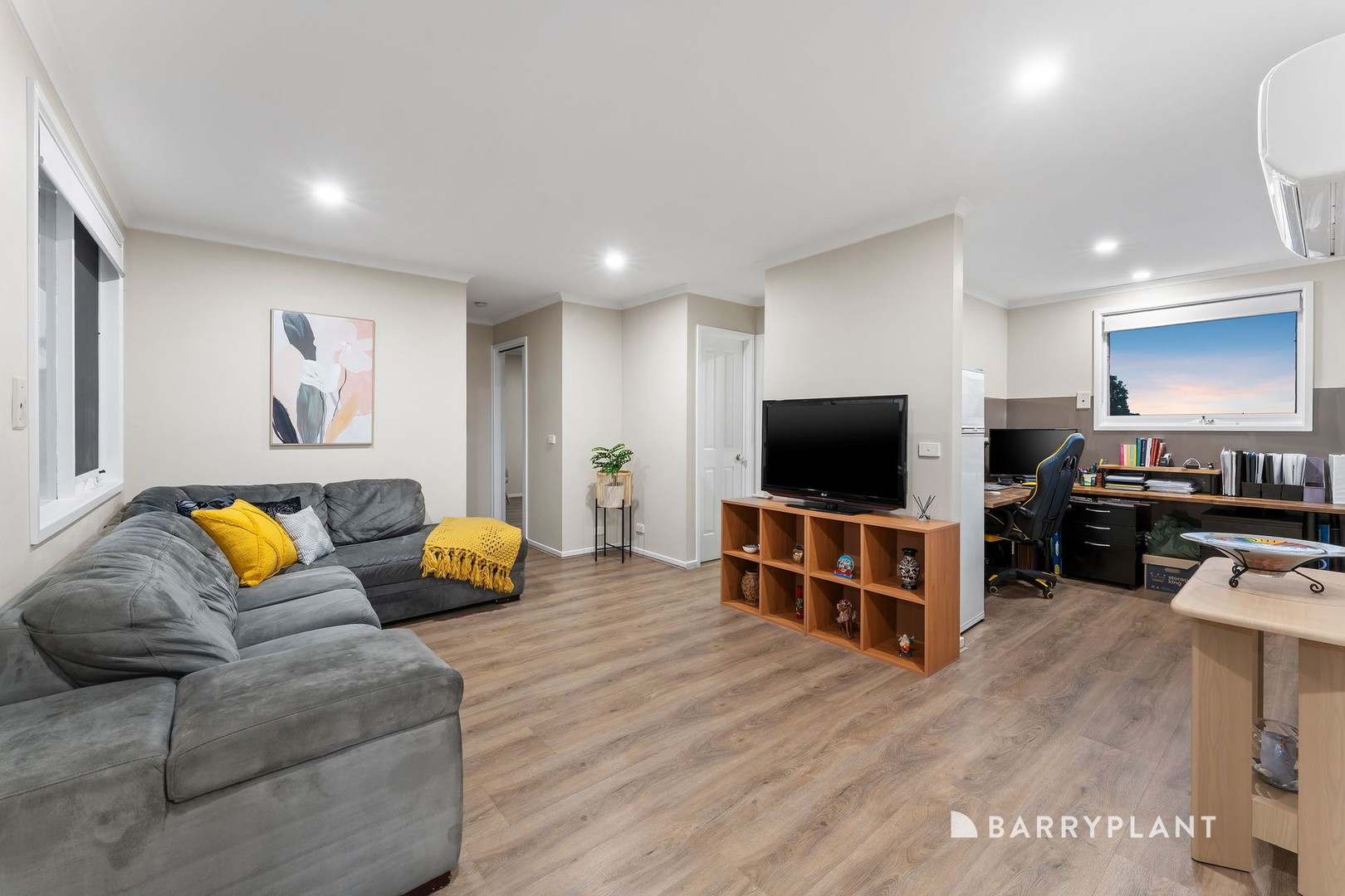 24 Strickland Avenue, Mill Park, VIC 3082, Mill Park - Thumbnail 6