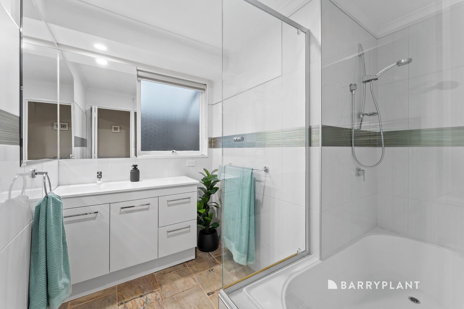 24 Strickland Avenue, Mill Park, VIC 3082, Mill Park - Thumbnail 8