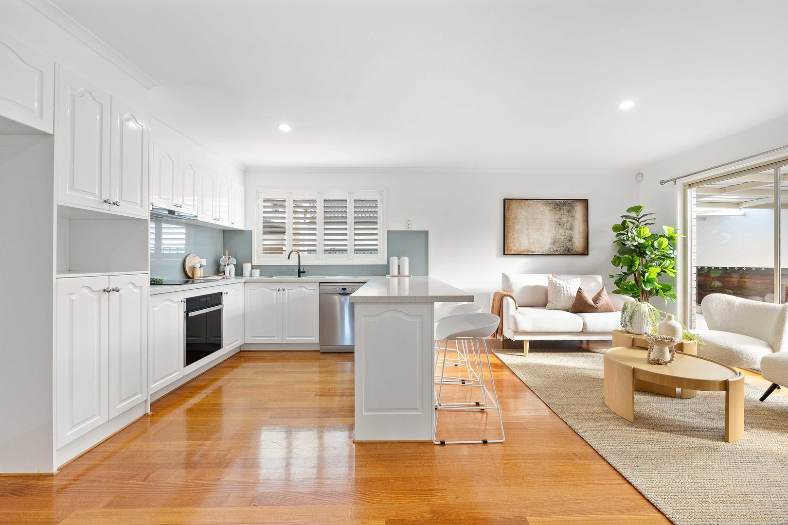24 Strickland Crescent, Burnside, VIC 3023, Burnside - Thumbnail 4