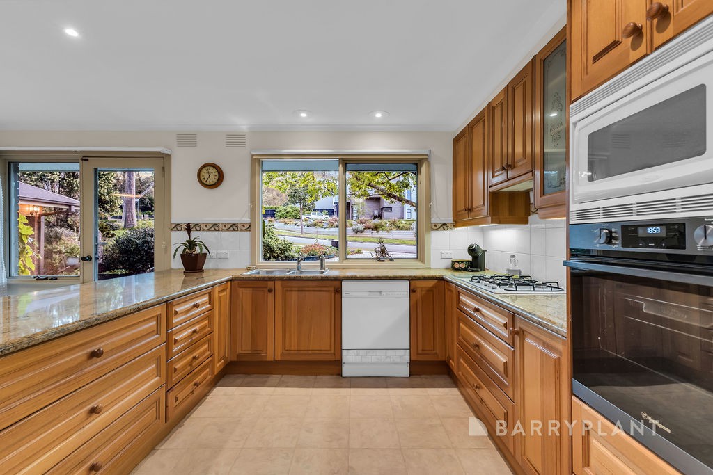 24 Strickland Drive, Wheelers Hill, VIC 3150, Wheelers Hill - Thumbnail 3