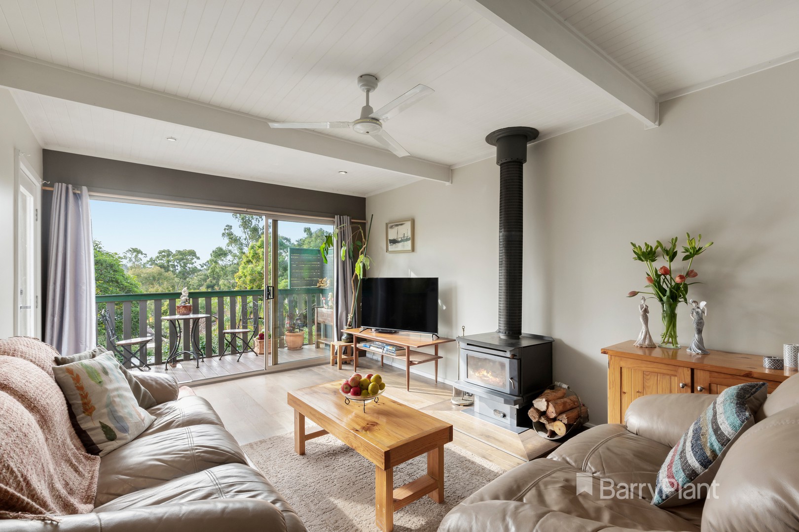 24 Sunnyside Crescent, Wattle Glen, VIC 3096, Wattle Glen - Thumbnail 2