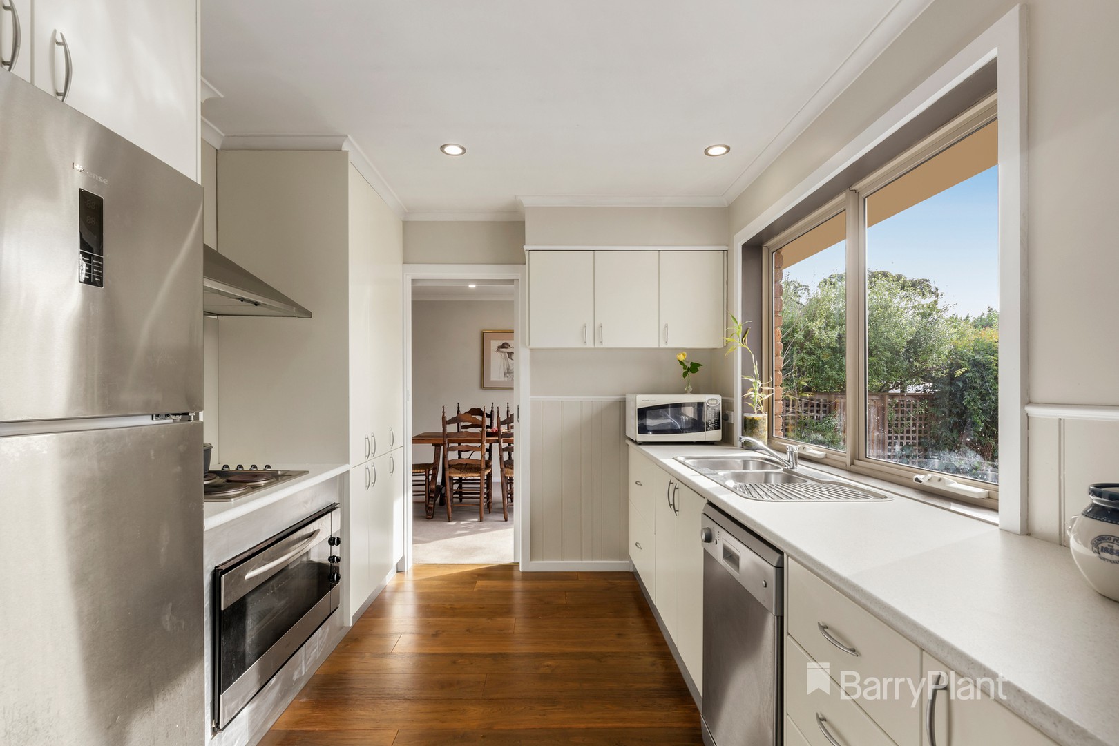 24 Sunnyside Crescent, Wattle Glen, VIC 3096, Wattle Glen - Thumbnail 3