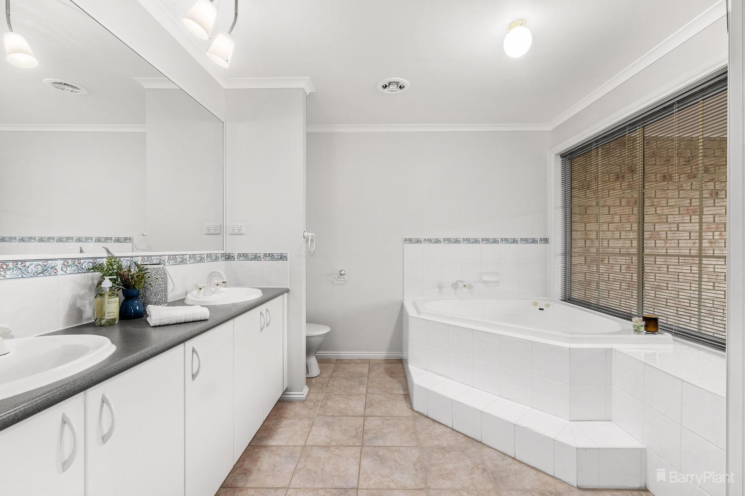 24 Sunrise Crescent, Templestowe Lower, VIC 3107, Templestowe Lower - Thumbnail 8