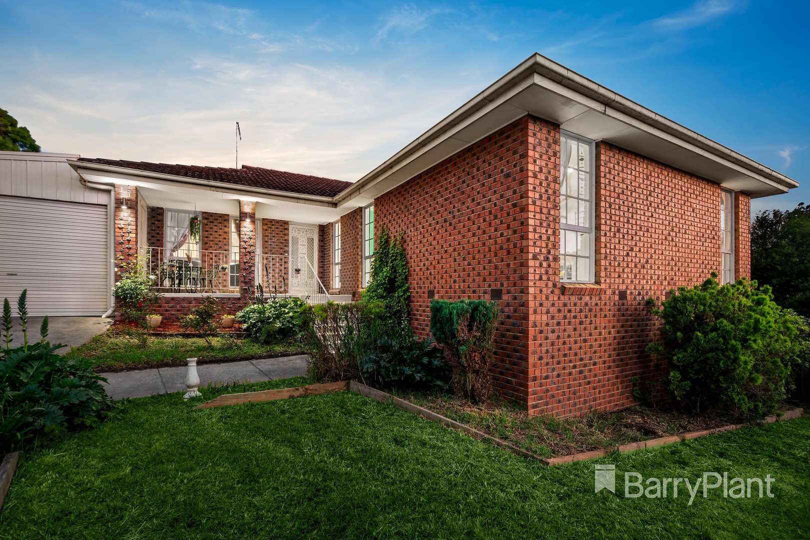 24 Tangari CourtGreensborough, VIC 3088, Greensborough - Thumbnail 2
