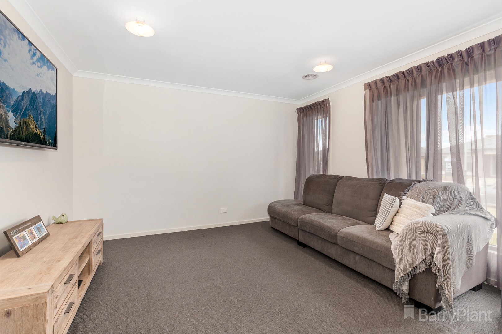 24 Tarago Street, Wallan, VIC 3756, Wallan - Thumbnail 8