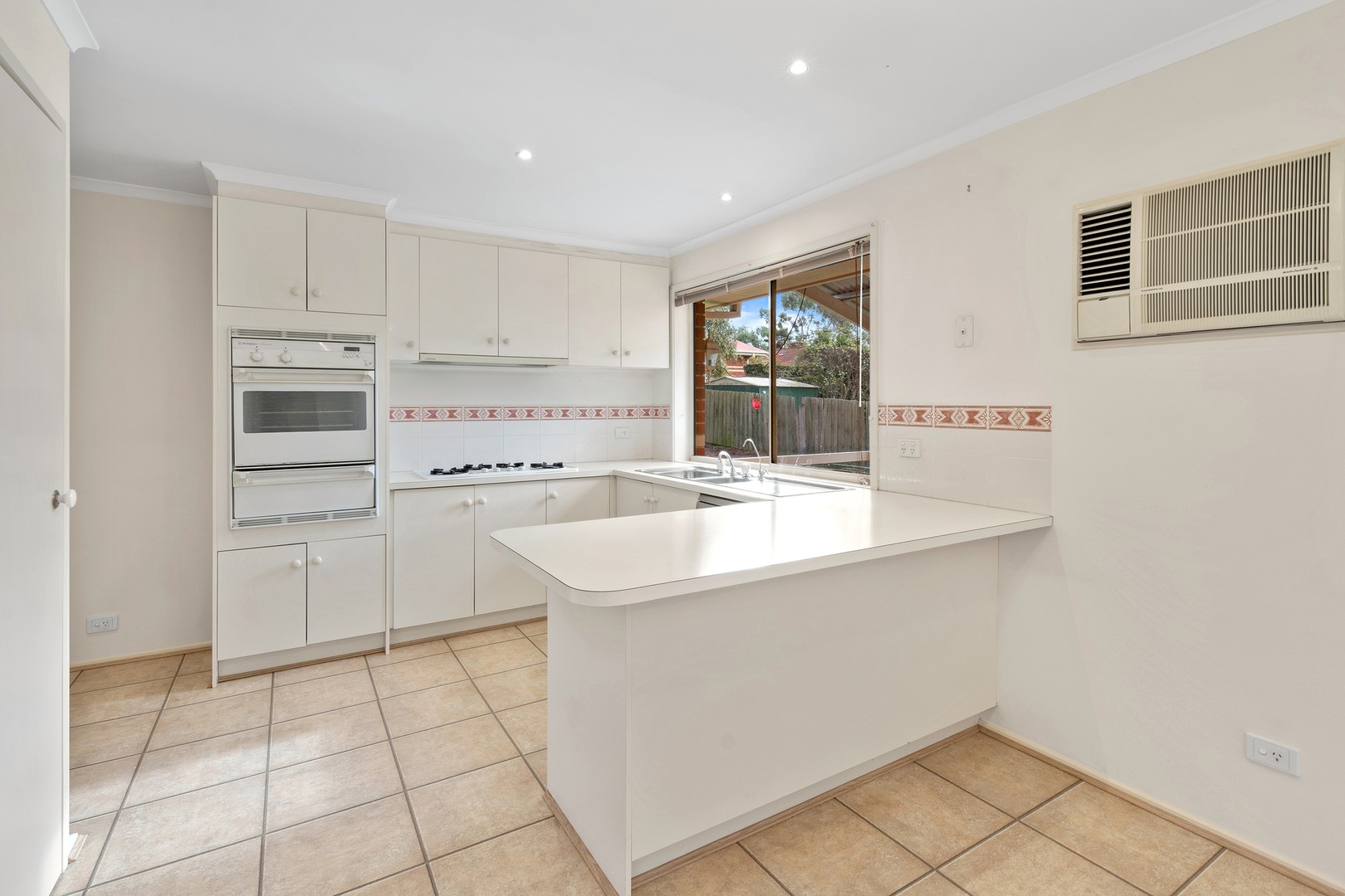 24 The Circuit, Lilydale, VIC 3140, Lilydale - Thumbnail 4