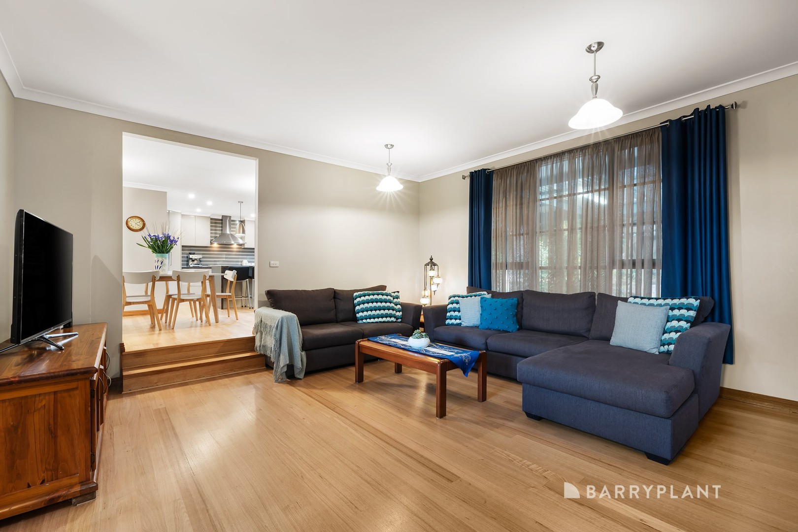 24 Tintern Crescent, Wantirna South, VIC 3152, Wantirna South - Thumbnail 2