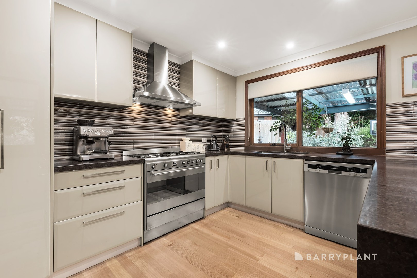 24 Tintern Crescent, Wantirna South, VIC 3152, Wantirna South - Thumbnail 4