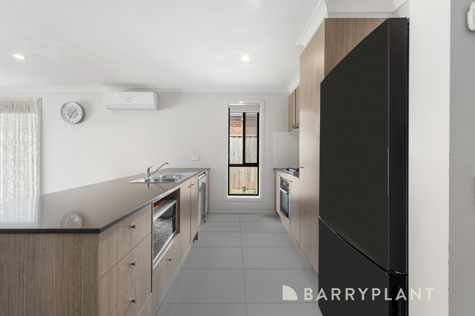 24 Tiverton Terrace, Werribee, VIC 3030, Werribee - Thumbnail 6