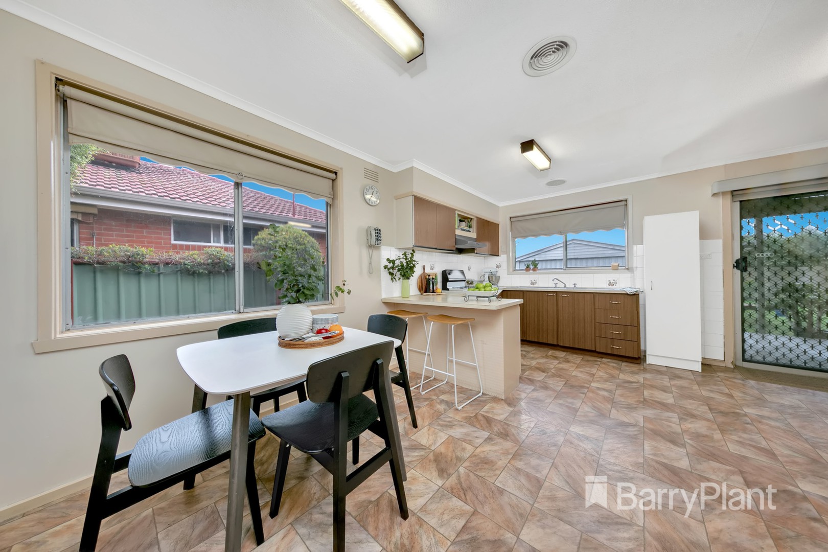 24 Valentine Avenue, Thomastown, VIC 3074, Thomastown - Thumbnail 4