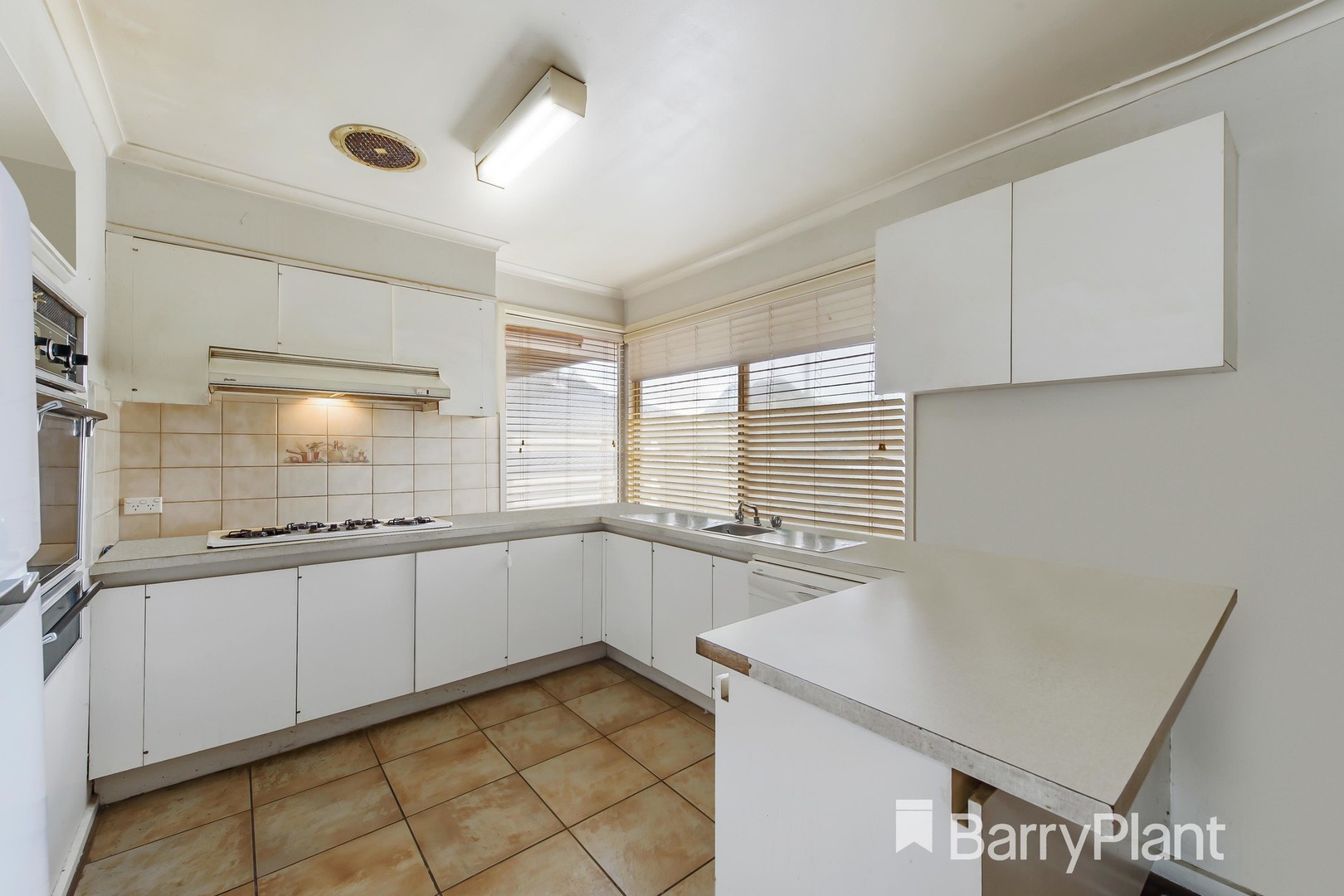 24 Vista Drive, Melton, VIC 3337, Melton - Thumbnail 2