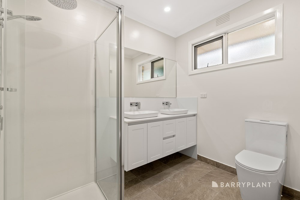 24 Vivianne Avenue, Mont Albert North, VIC 3129, Mont Albert North - Thumbnail 3