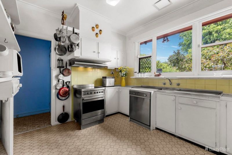 24 Waiora Road, Rosanna, VIC 3084, Rosanna - Thumbnail 2
