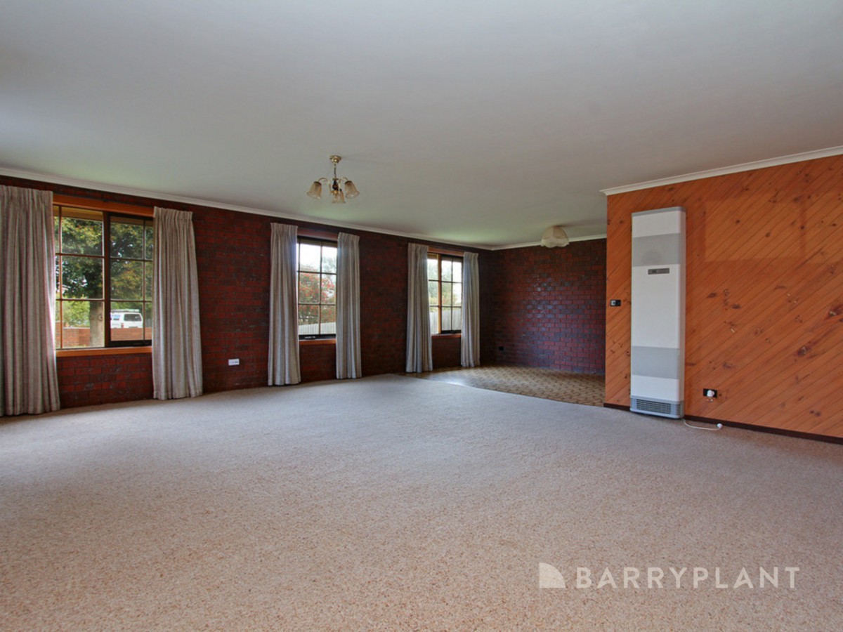 24 Walpole Avenue, Rosebud, VIC 3939 - Thumbnail 2 - 17/11/2023