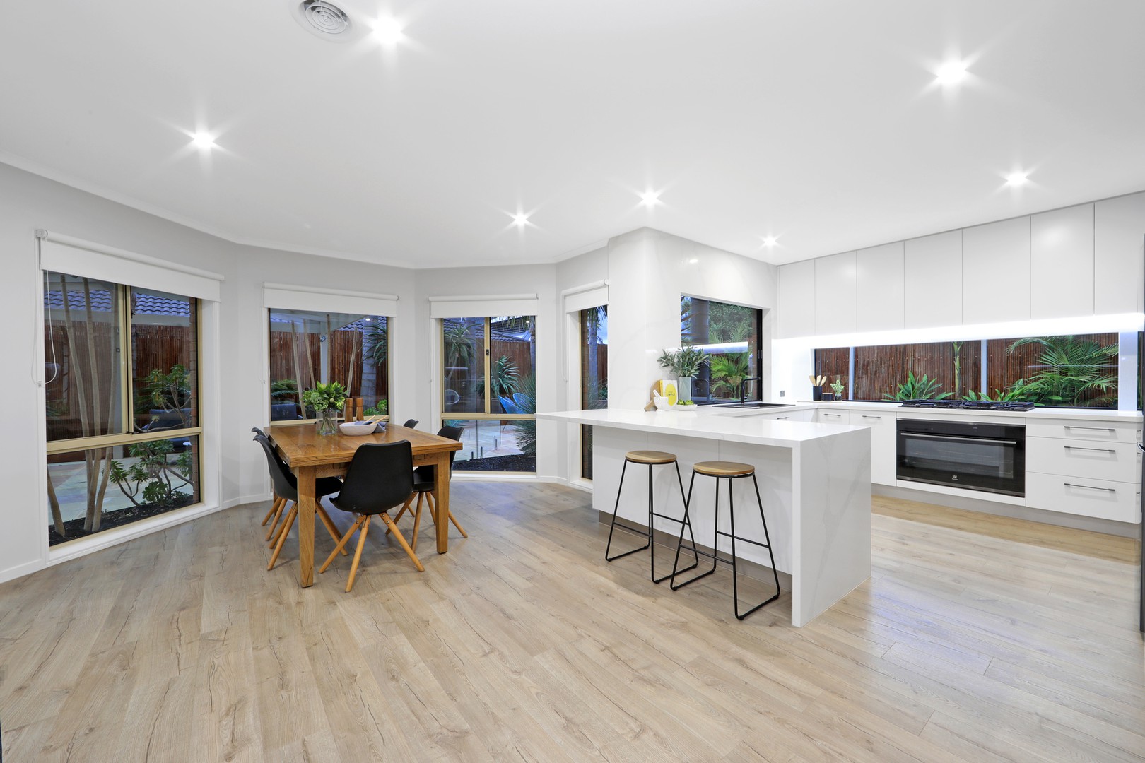 24 Waradgery Drive, Rowville, VIC 3178, Rowville - Thumbnail 6
