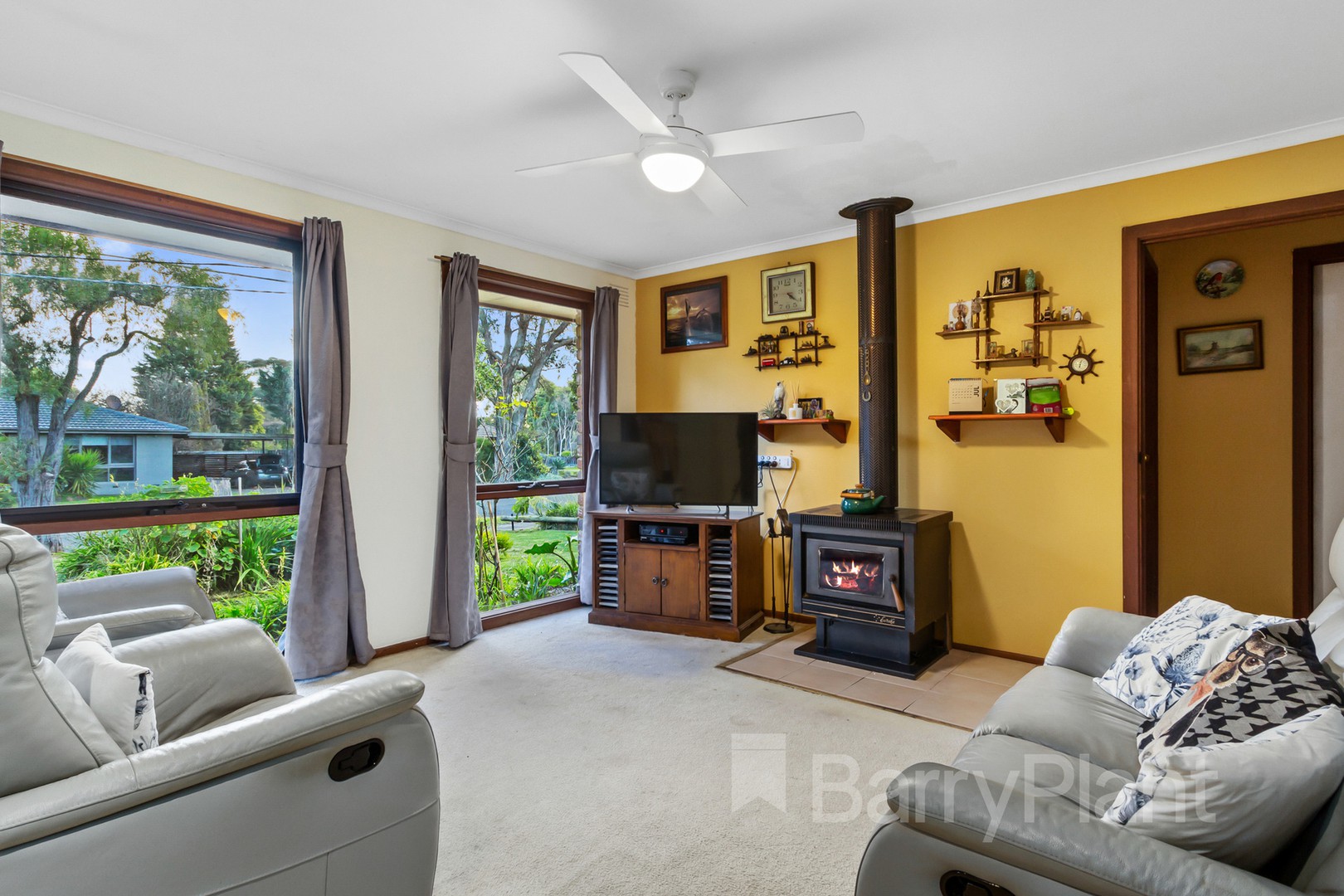 24 Winchester Drive, Bayswater North, VIC 3153, Bayswater North - Thumbnail 2