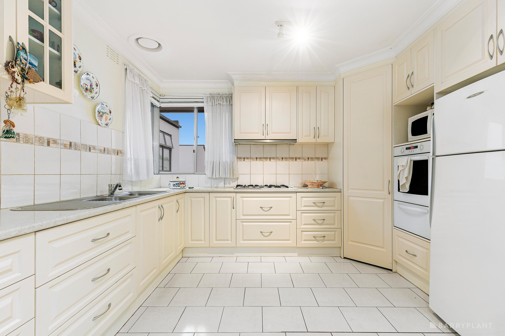 24 Winston Drive, Doncaster, VIC 3108, Doncaster - Thumbnail 4