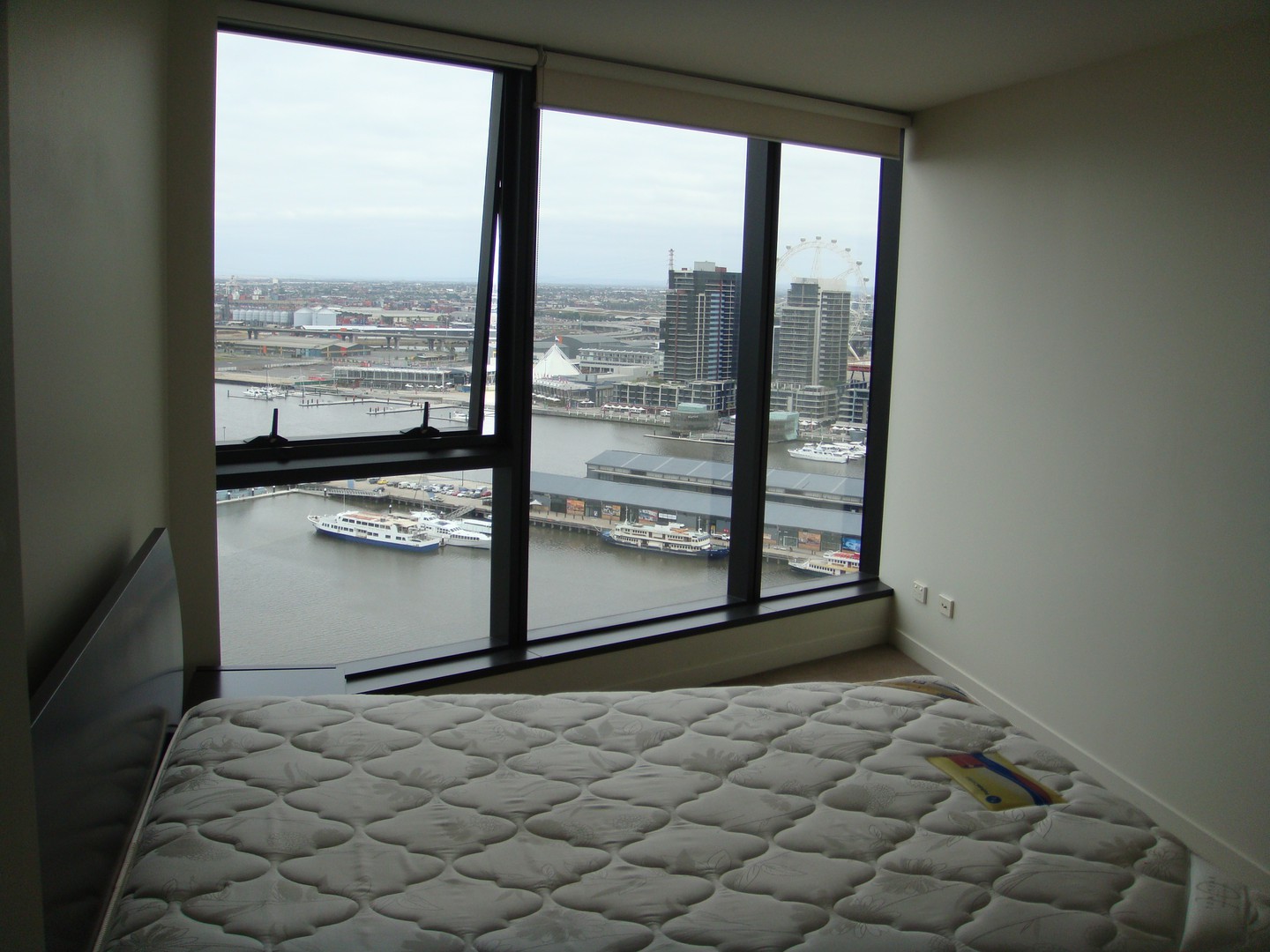 2402/100 Harbour Esplanade, Docklands, VIC 3008, Docklands - Thumbnail 6