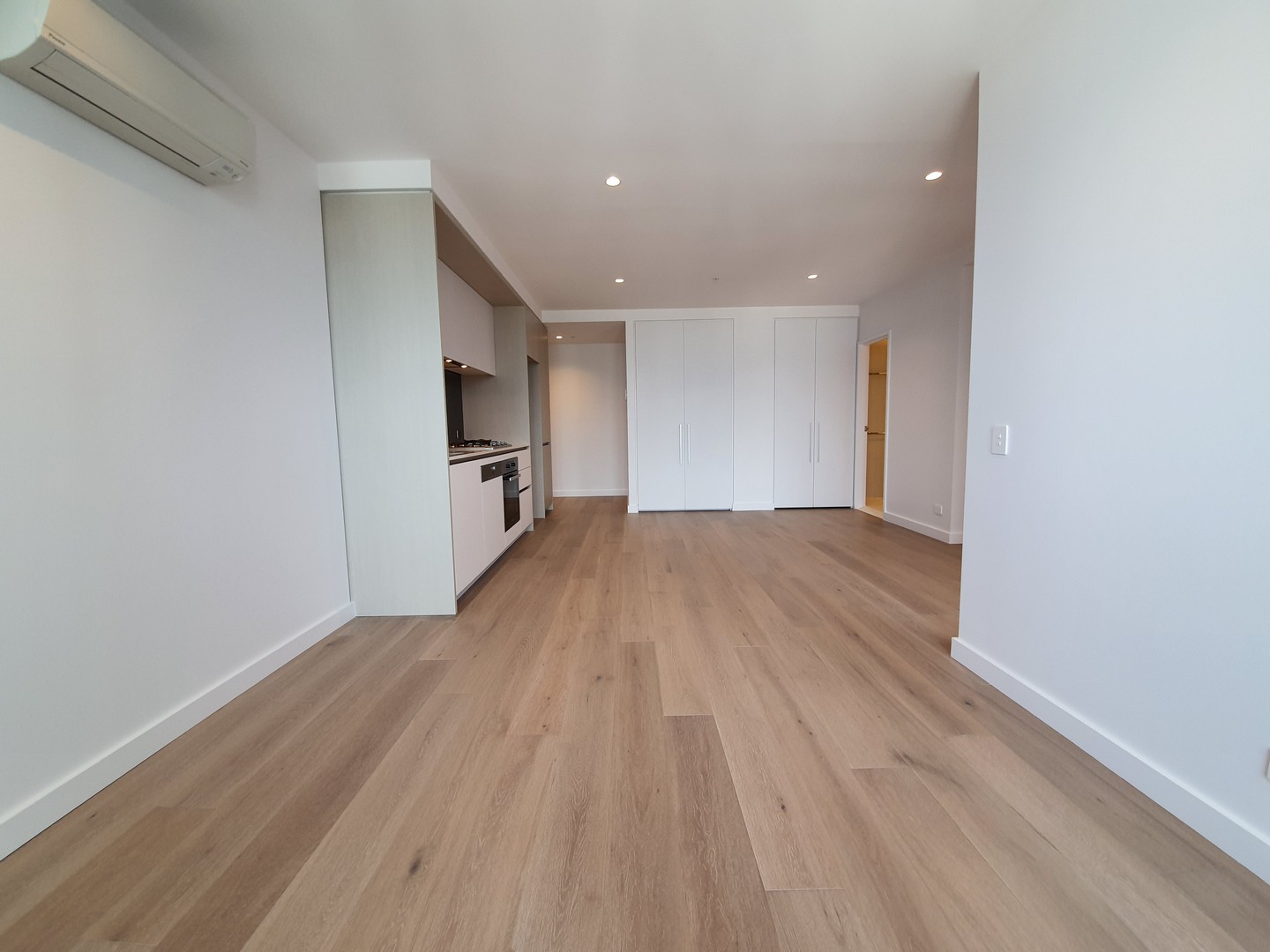 2407/628 Flinders Street, Docklands, VIC 3008, Docklands - Thumbnail 4