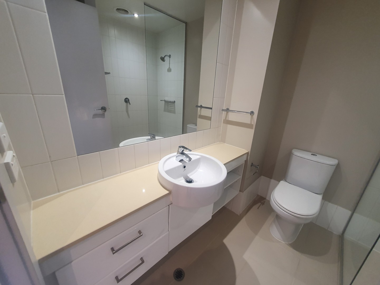 2408/288 Spencer Street, Melbourne, VIC 3000, Melbourne - Thumbnail 4